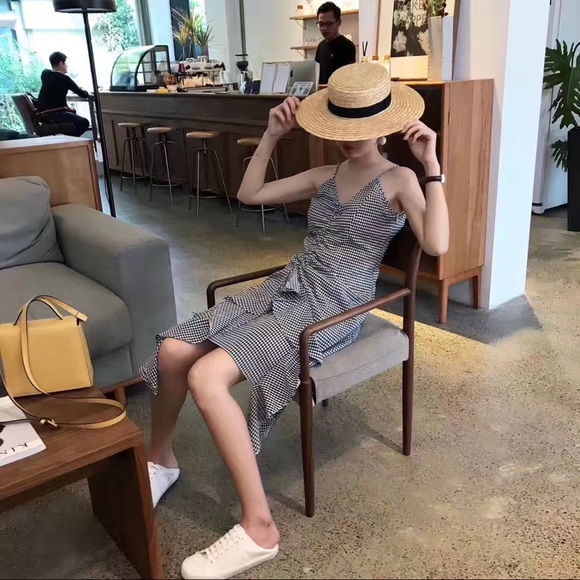 Asymmetrical Dress Sleeveless - Picture 3 of 5